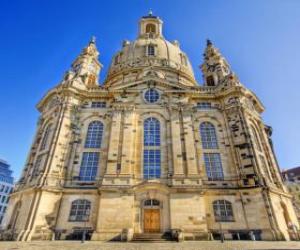 yapboz Kilise bir Barok Lutheran kilise ve uzlaşma bir simgesidir, Dresden, Almanya Frauenkirche
